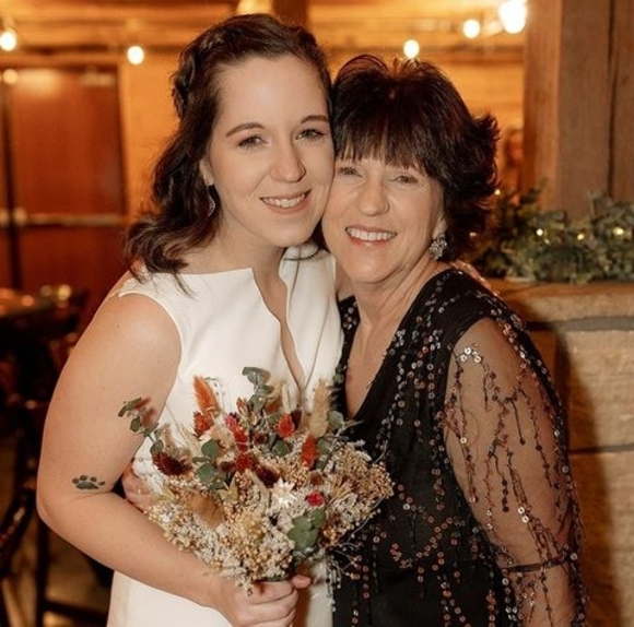 Meet your Posher, Lisa - Picture 1 of 1